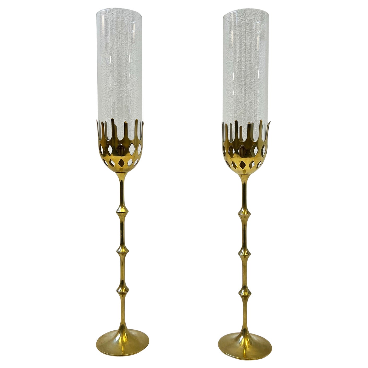 Paire de bougeoirs en laiton et verre par Bijørn Wiinblad