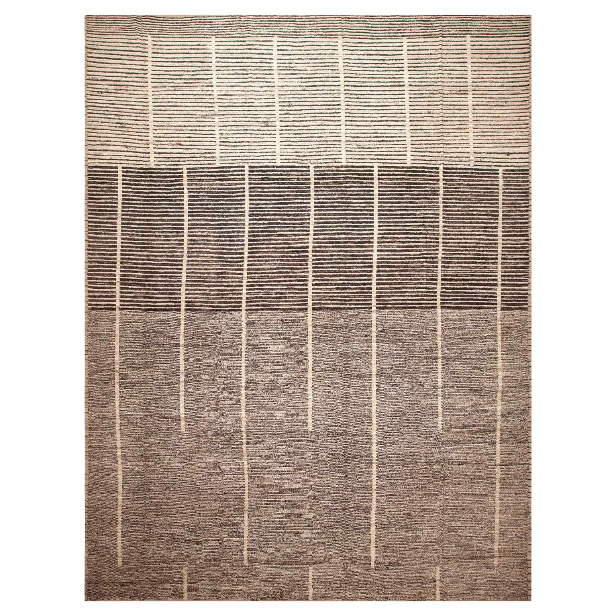 Nazmiyal Collection Large Geometric Design Grey Color Modern Area Rug 14' x 19' For Sale