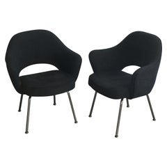 Pair of Knoll Eero Saarinen Executive Chairs, Armchair version black upholstery