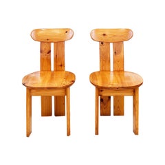 Vintage Pair of Solid Pine Postmodern 1970s Chairs in the manner of Mario Marenco