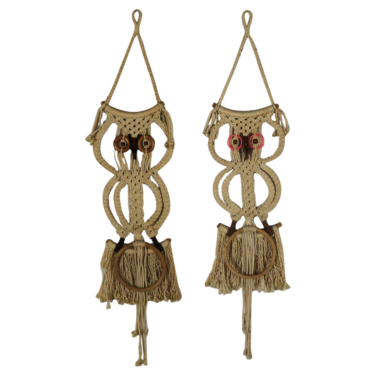 1960-1970’s MCM Boho Chic Macrame Owl Wall Hanging Towel Rings a Pair   For Sale