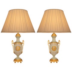 Paire de lampes néoclassiques françaises du 19ème siècle de style céladon et ormolu