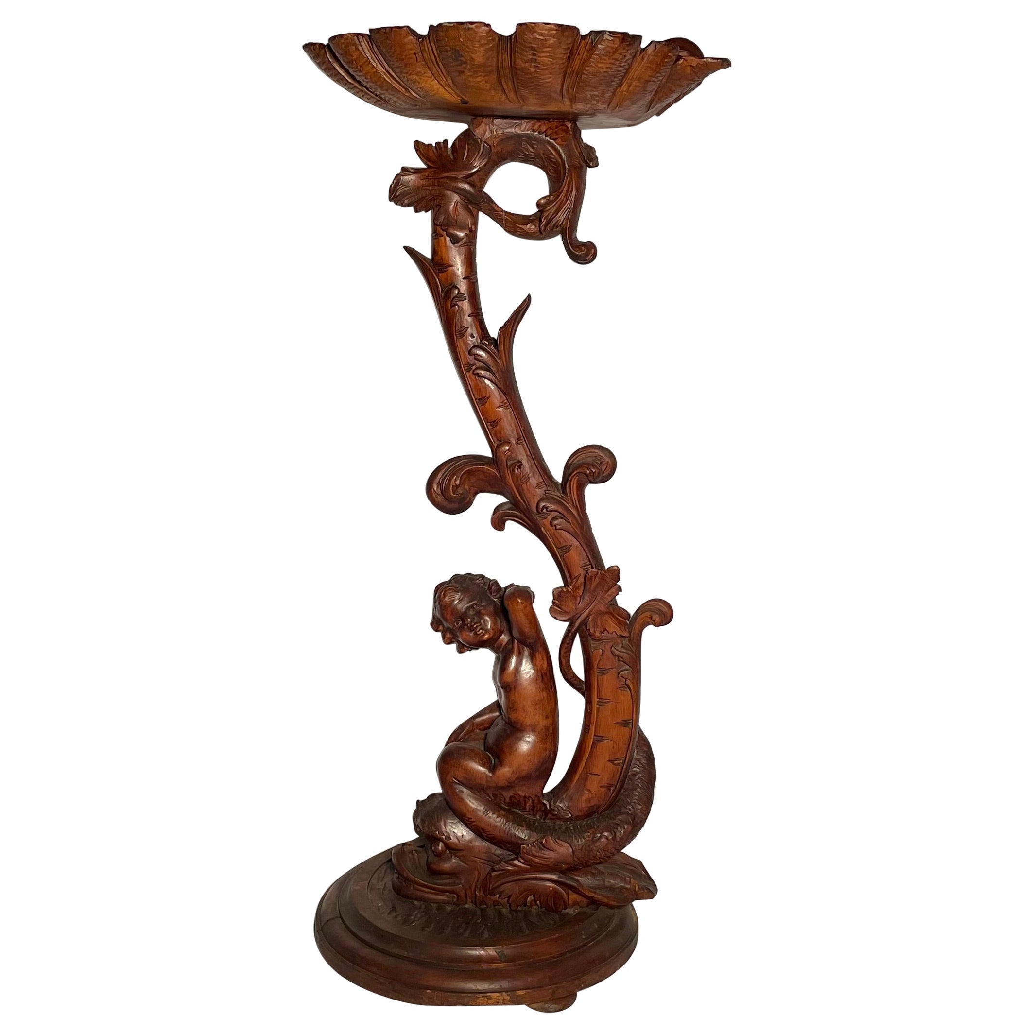 Antique French "Belle Époque" Pedestal Florero de Nogal Tallado, Circa 1870. en venta