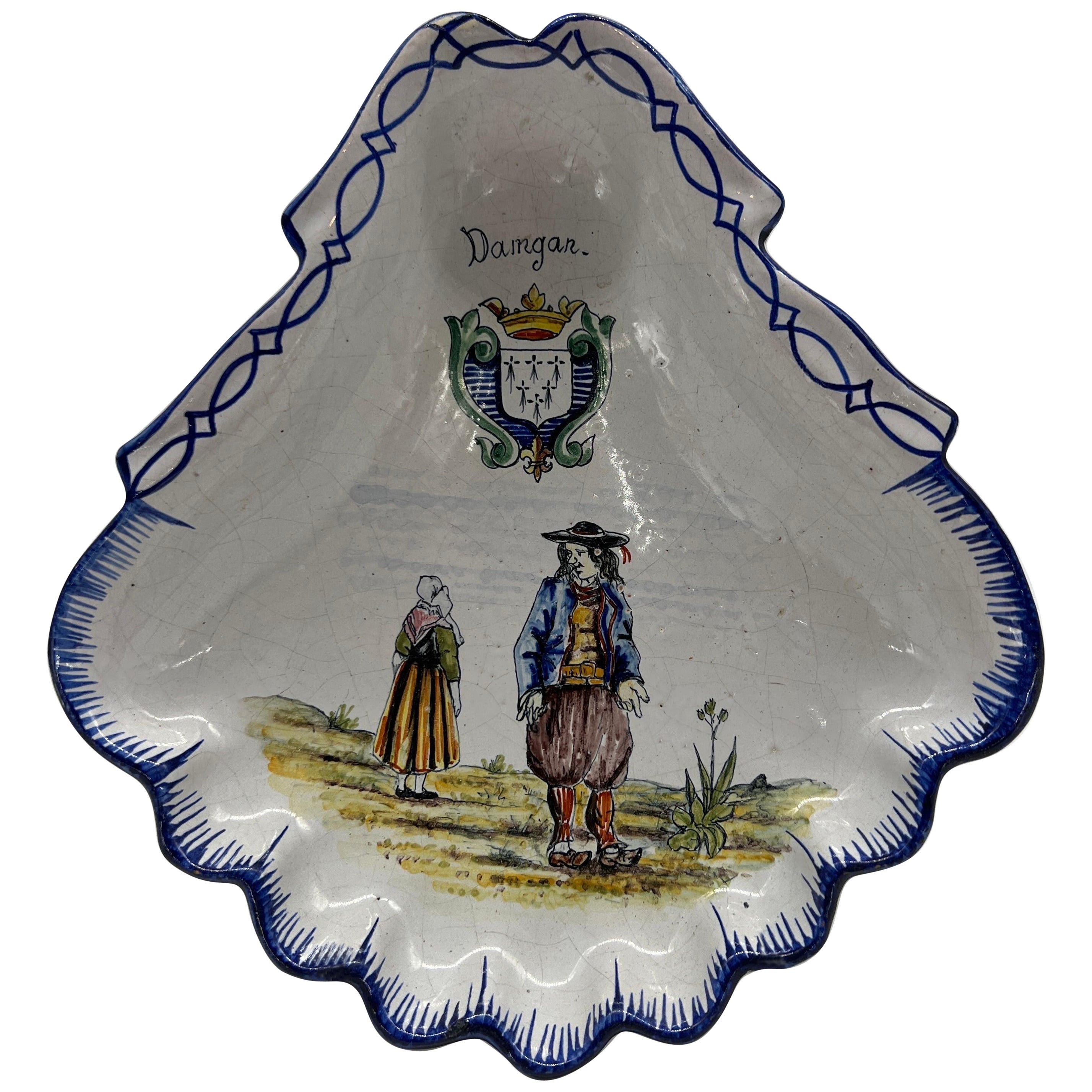Inusual Plato Figurado Vintage Francés de Quimper Faience Pottery