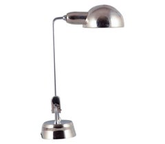 Charlotte Perriand pour Jumo, France. Lampe de bureau en métal chromé.