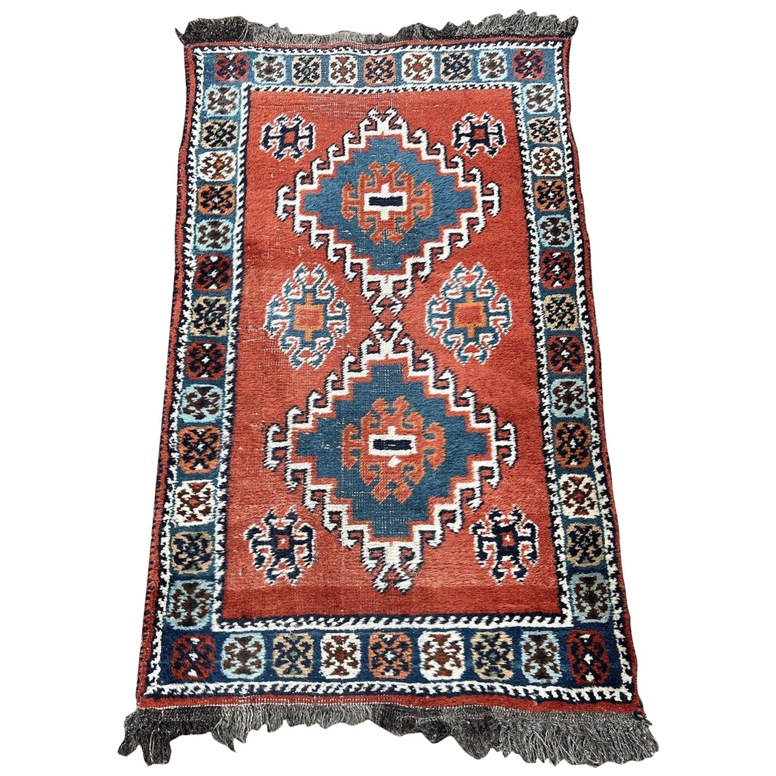 Handgefertigter Gabbeh-Teppich im persischen Vintage-Stil 2.4' x 4.4', 1970er Jahre - 1S29 im Angebot