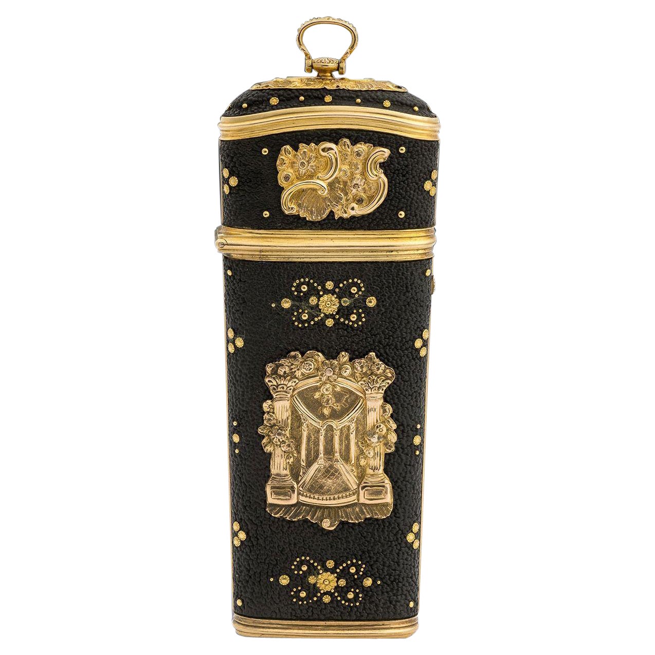 Hermoso etui de Jorge II montado en oro y fabricado en Londres, hacia 1745 en venta