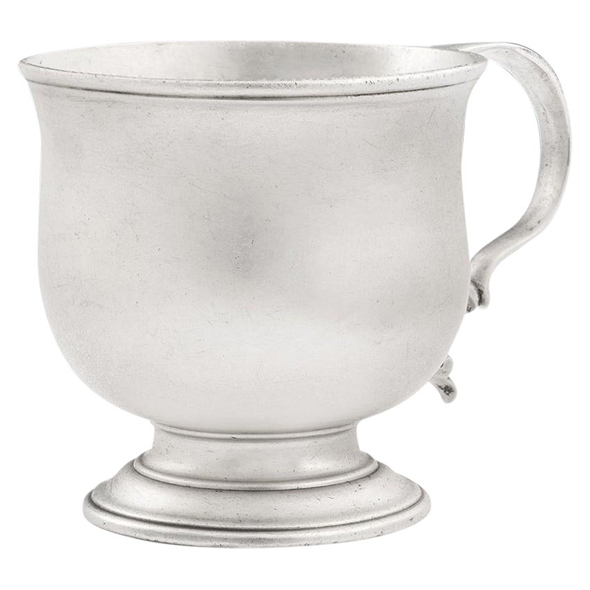 Taza de Jorge II hecha en Londres por Joseph Sanders, 1734