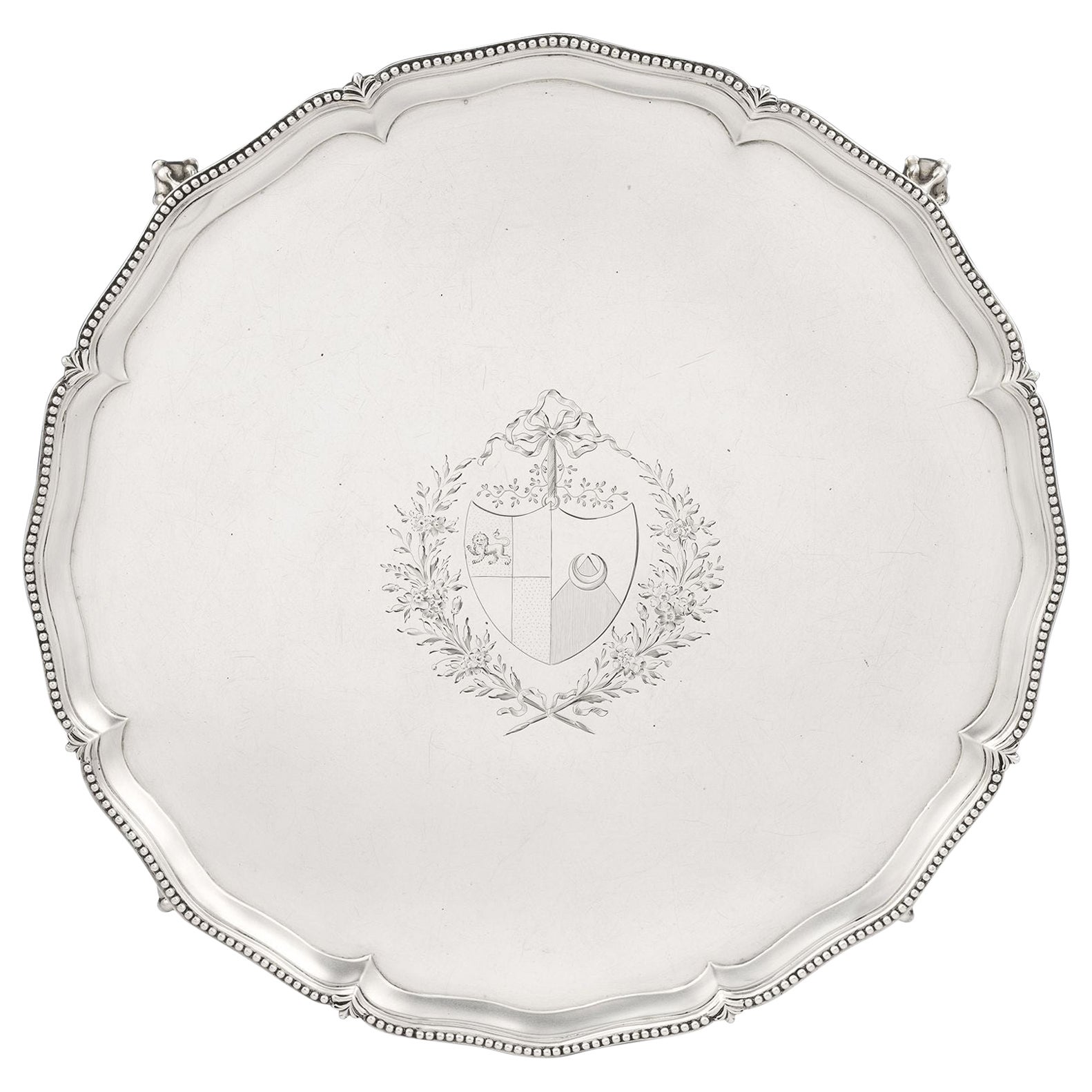 Salver per bevande di George III realizzato a Londra da Richard Rugg, 1773
