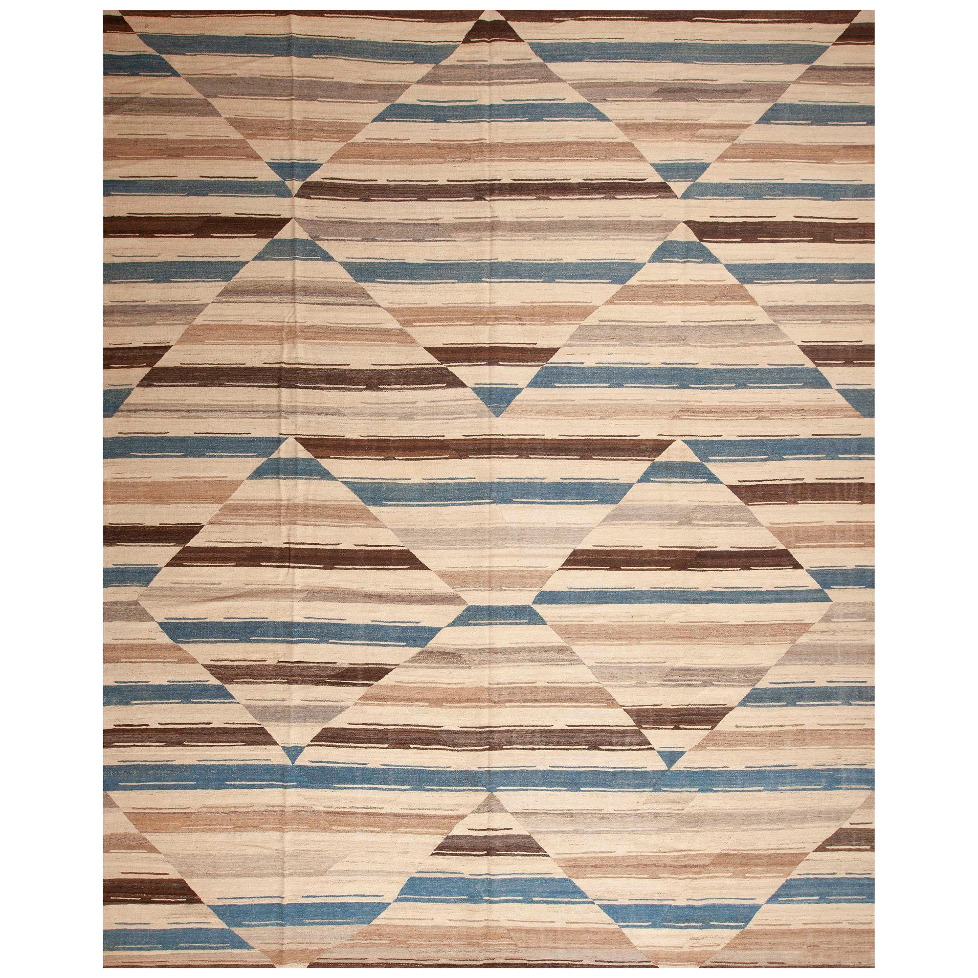 Tapis Kilim à tissage plat moderne à motifs géométriques Collection Nazmiyal, 13' x 15'9" en vente