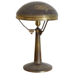 Französische Arts and Crafts-Tischlampe aus patiniertem Messing, frühes 20. Jahrhundert