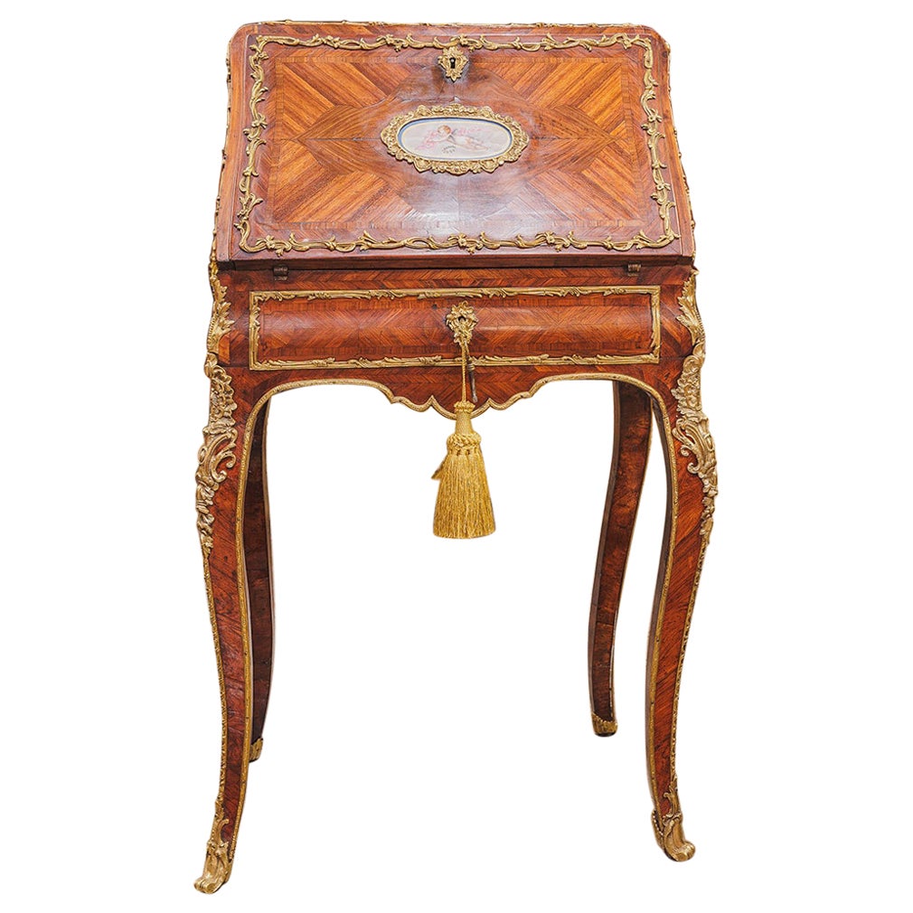 A very fine and rare 18th  desk by Important Parisian ebeniste Pierre Migeon  For Sale