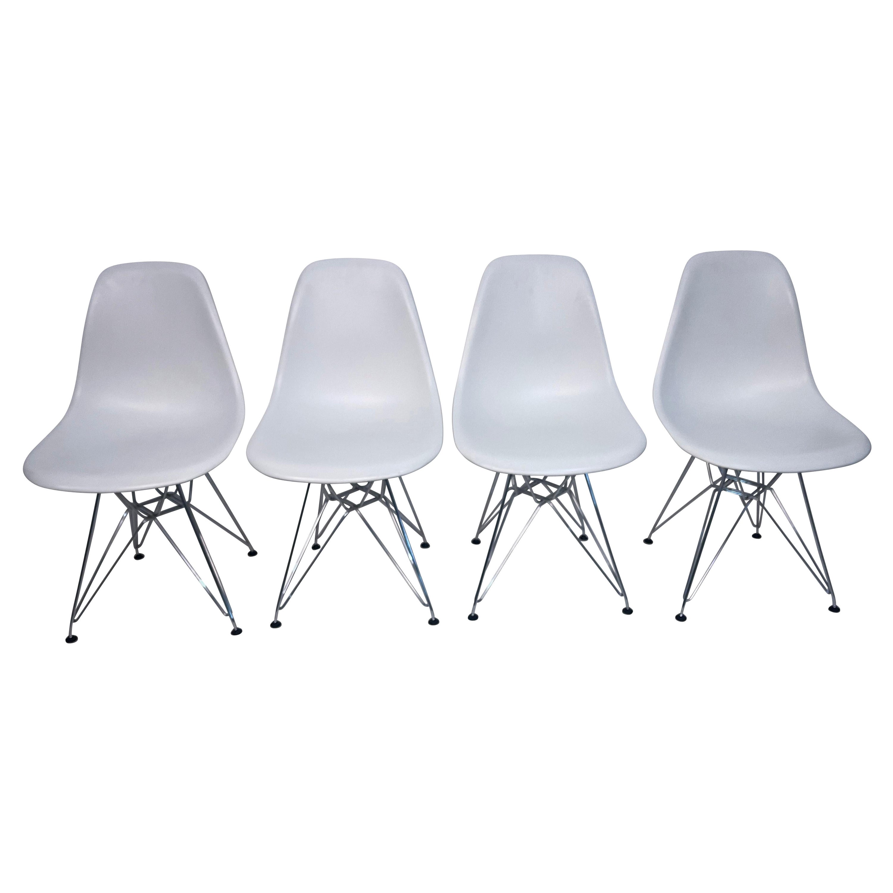 Set of 4 Eames Knoll Eiffel Tower Base Molded White Chairs