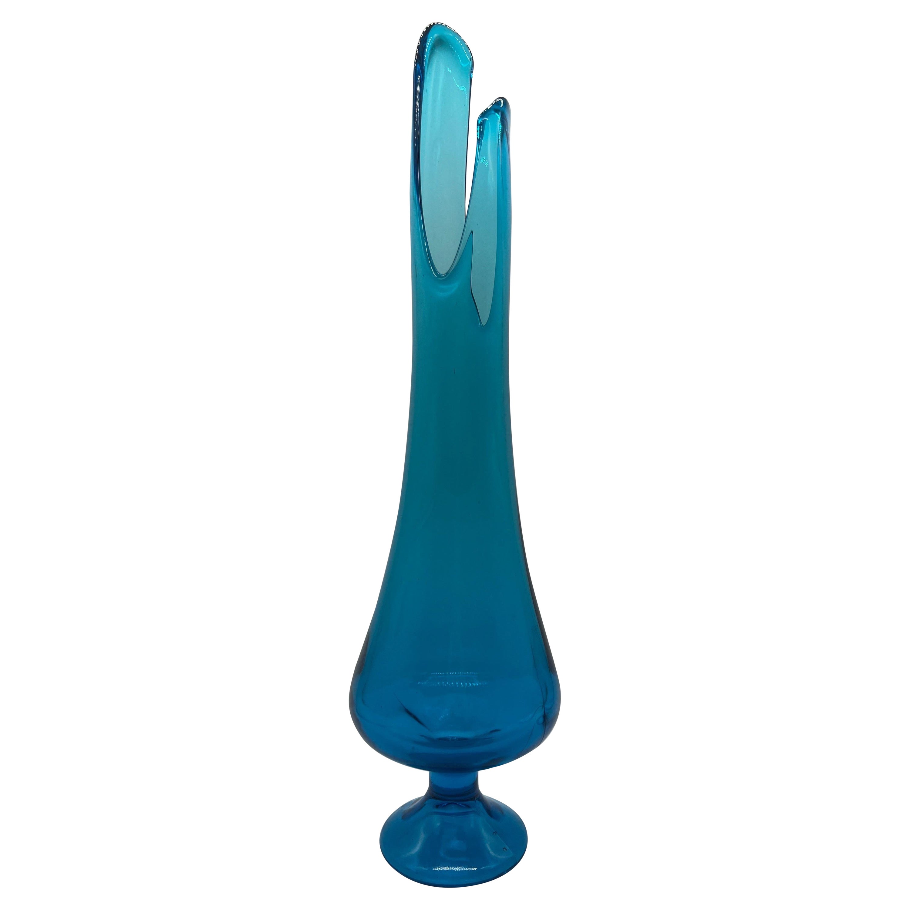 Jahrgang l.e. Smith: Swung-Vase aus blauem Glas, 17,75"
