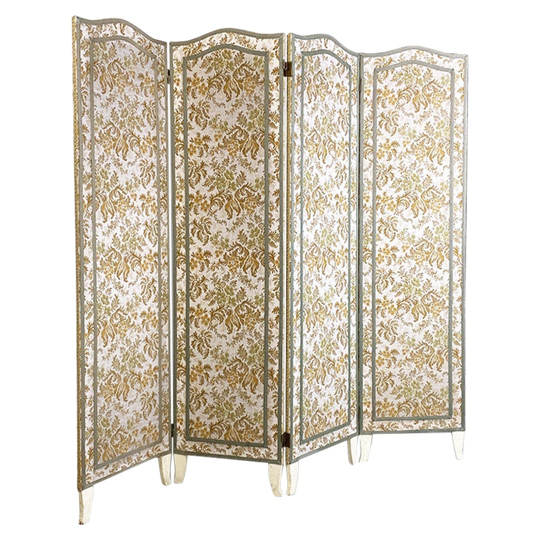 Italian floral fabric folding screen with wooden feet, ca. 1940. For Sale