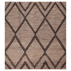 Collection Nazmiyal, motif géométrique à chevrons gris, tapis moderne de 9'1" x 9'9"