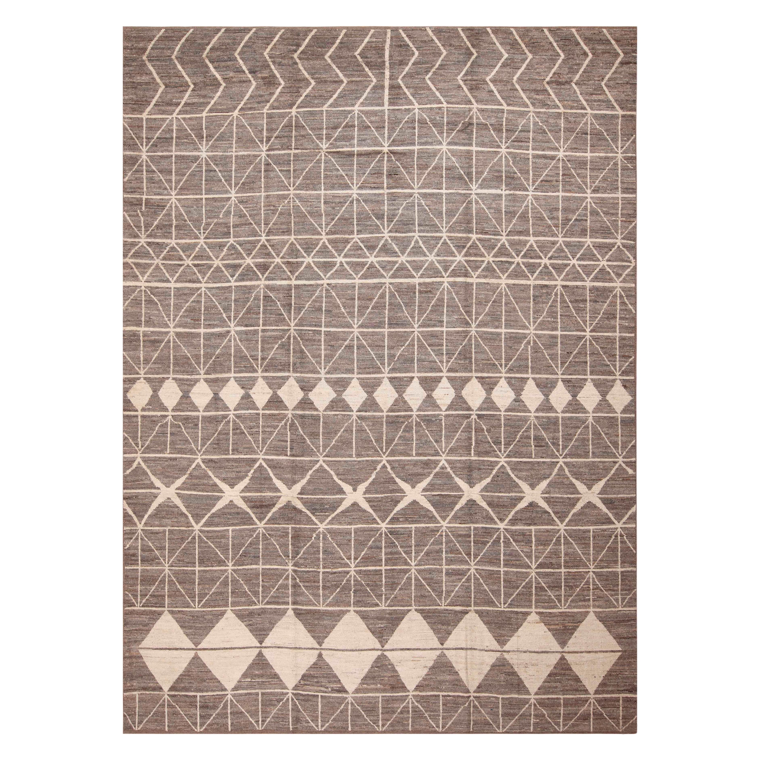 Nazmiyal Collection Gray and Cream Color Tribal Design Modern Rug 9'10" x 13'2" For Sale