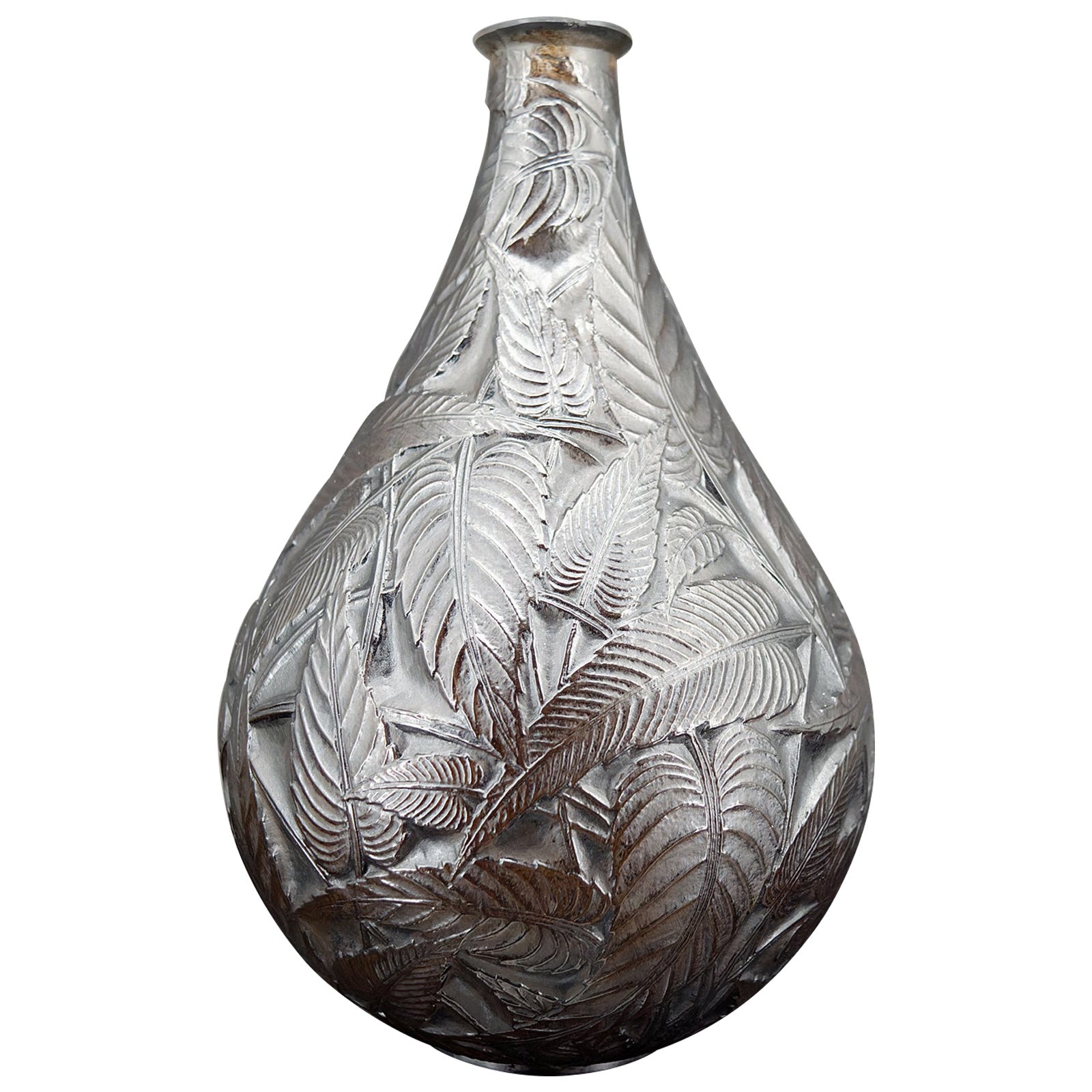  René Lalique vase, "Sauge" model, Circa 1923 For Sale