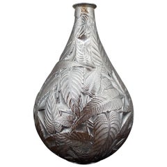  René Lalique vase, "Sauge" model, Circa 1923