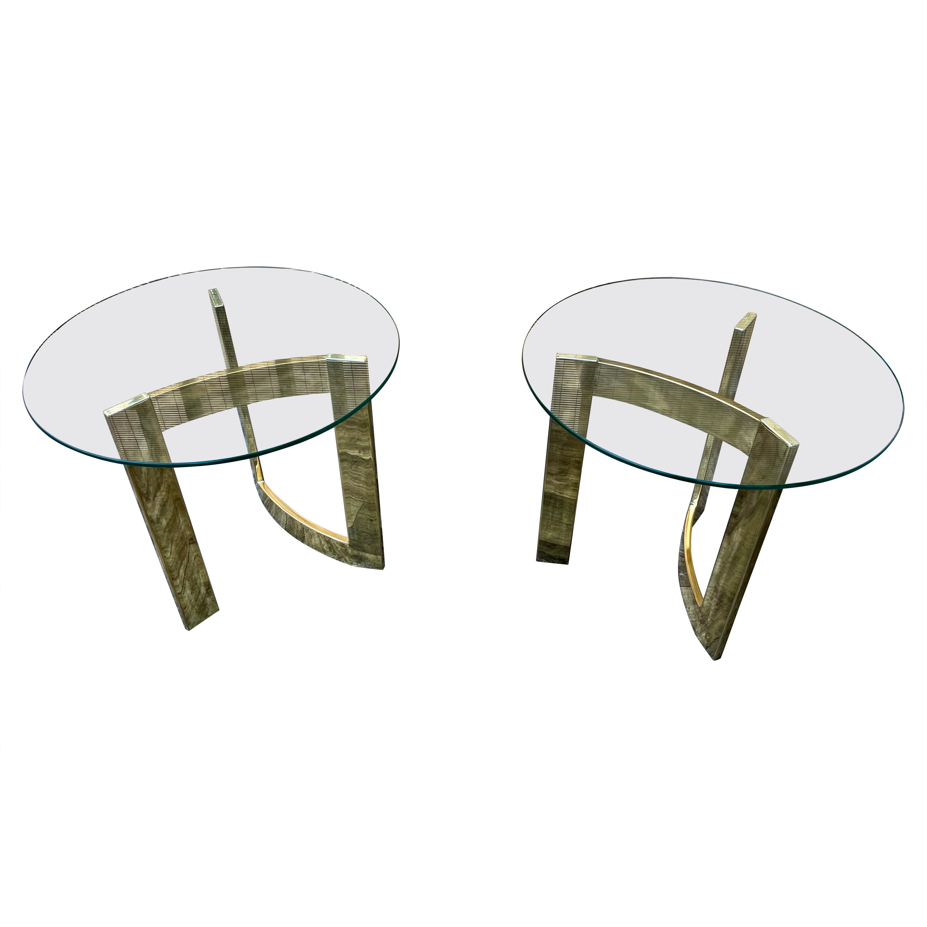 Paire de tables en laiton de style Milo Baughman, datant du milieu du siècle dernier C. 1970s en vente