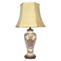 Antike italienische Fayence-Majolika-Porzellanvase aus Majolika, umgewandelt in eine Lampe, um 1880  