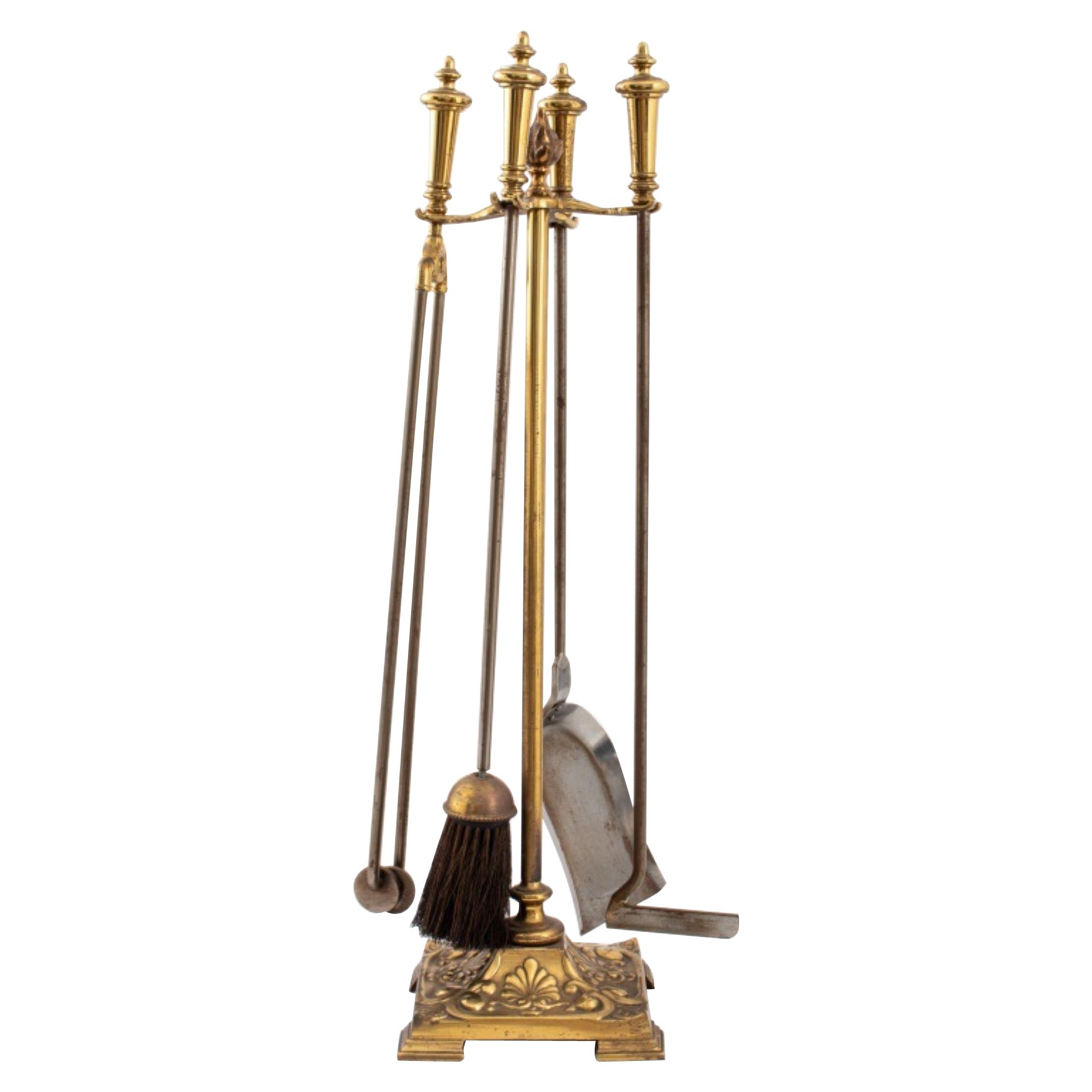 Ensemble d'outils de cheminée en bronze doré de cinq pièces en vente