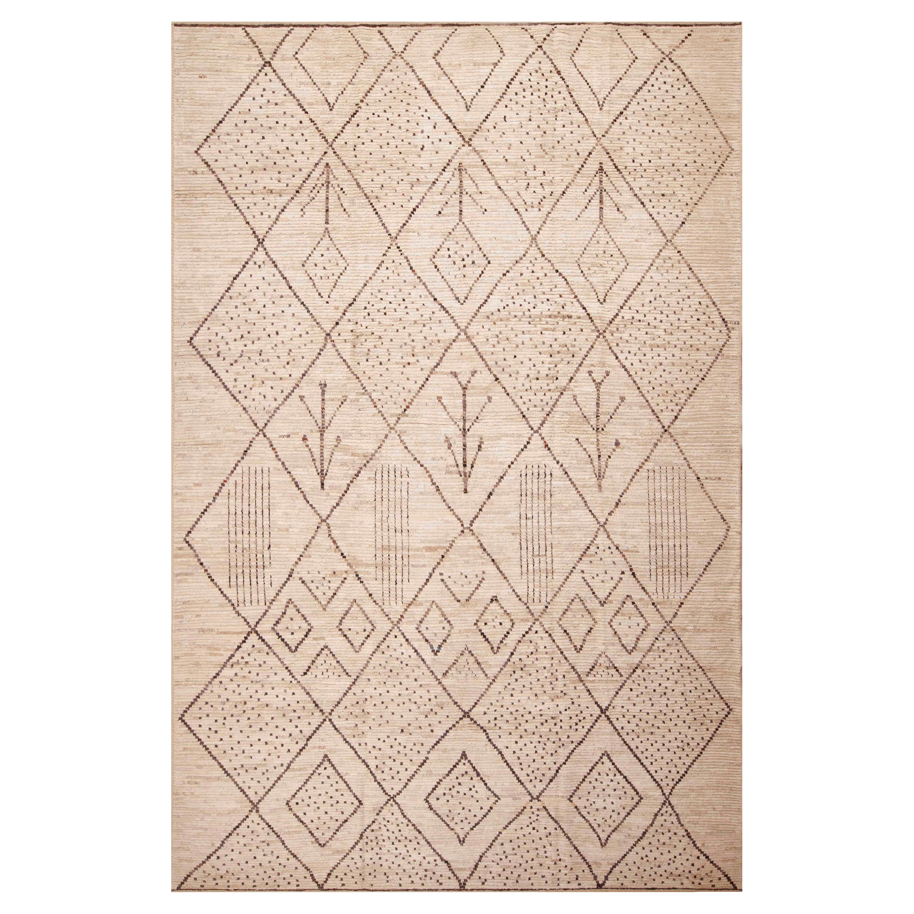Nazmiyal Collection Tribal Moroccan Beni Ourain Design Modern Rug 14'6" x 9'9" For Sale
