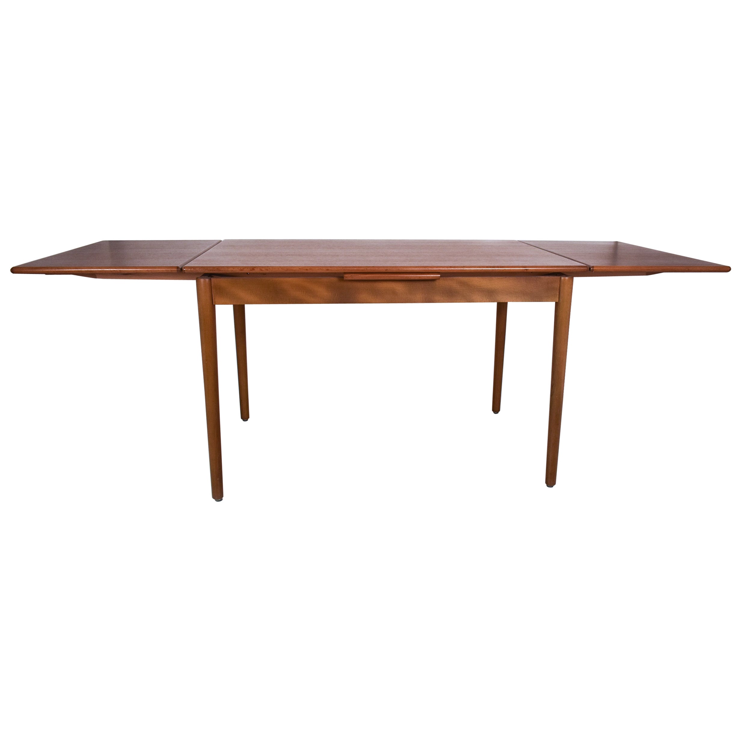 Danish modern draw leaf teak extending dining table  manufactured by AM Møbler  For Sale