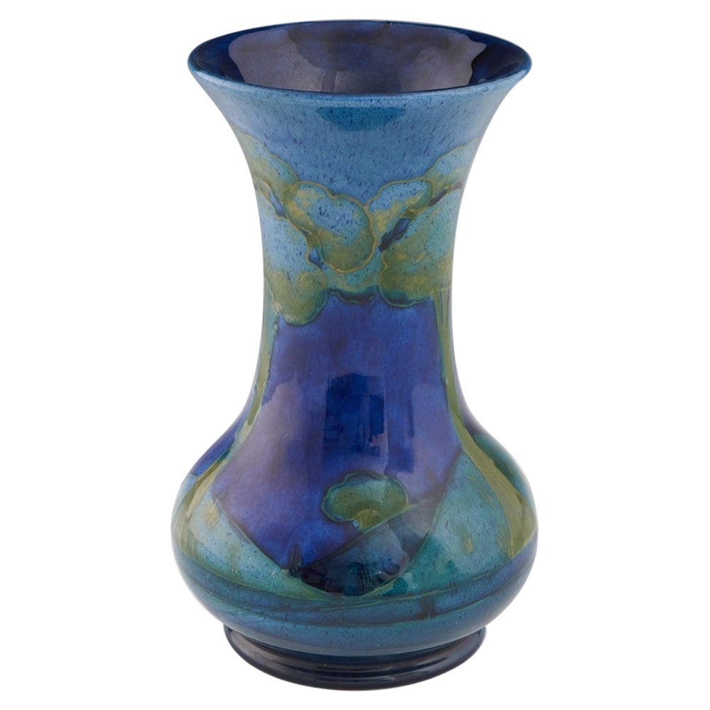 William Moorcroft-Vase – Mondgeleuchtetes Blau, um 1925
