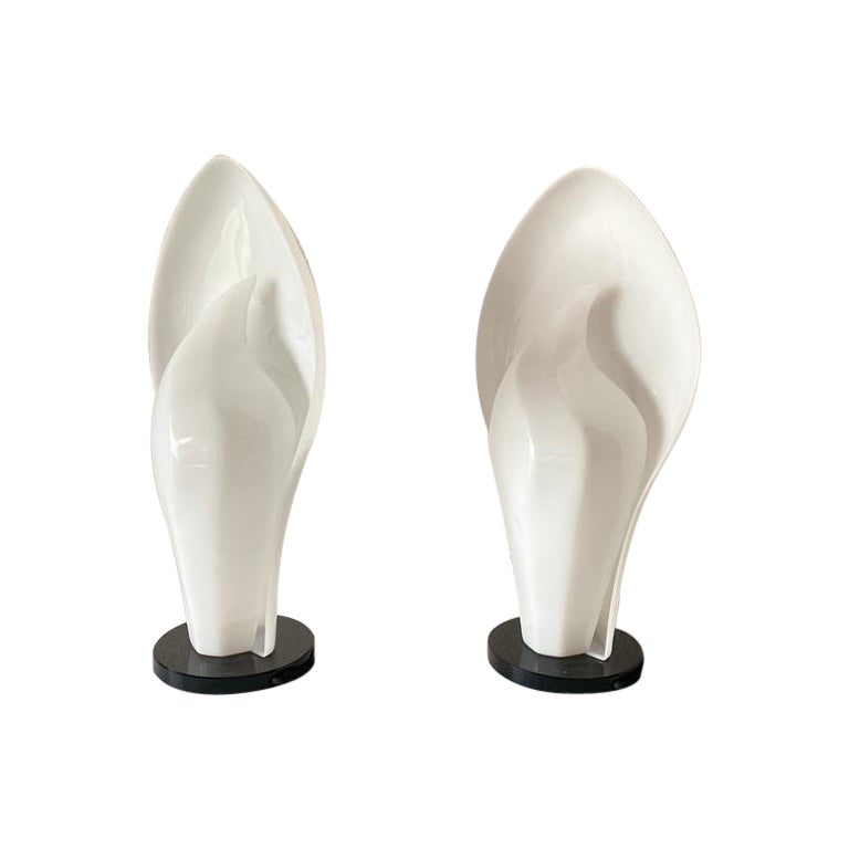Flower Design White Plexiglass Pair of Table Lamps, 1970s, Italy For Sale