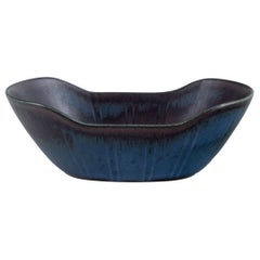 Gunnar Nylund for Rörstrand, Sweden. Ceramic bowl in blue tones. Mid-20th C.