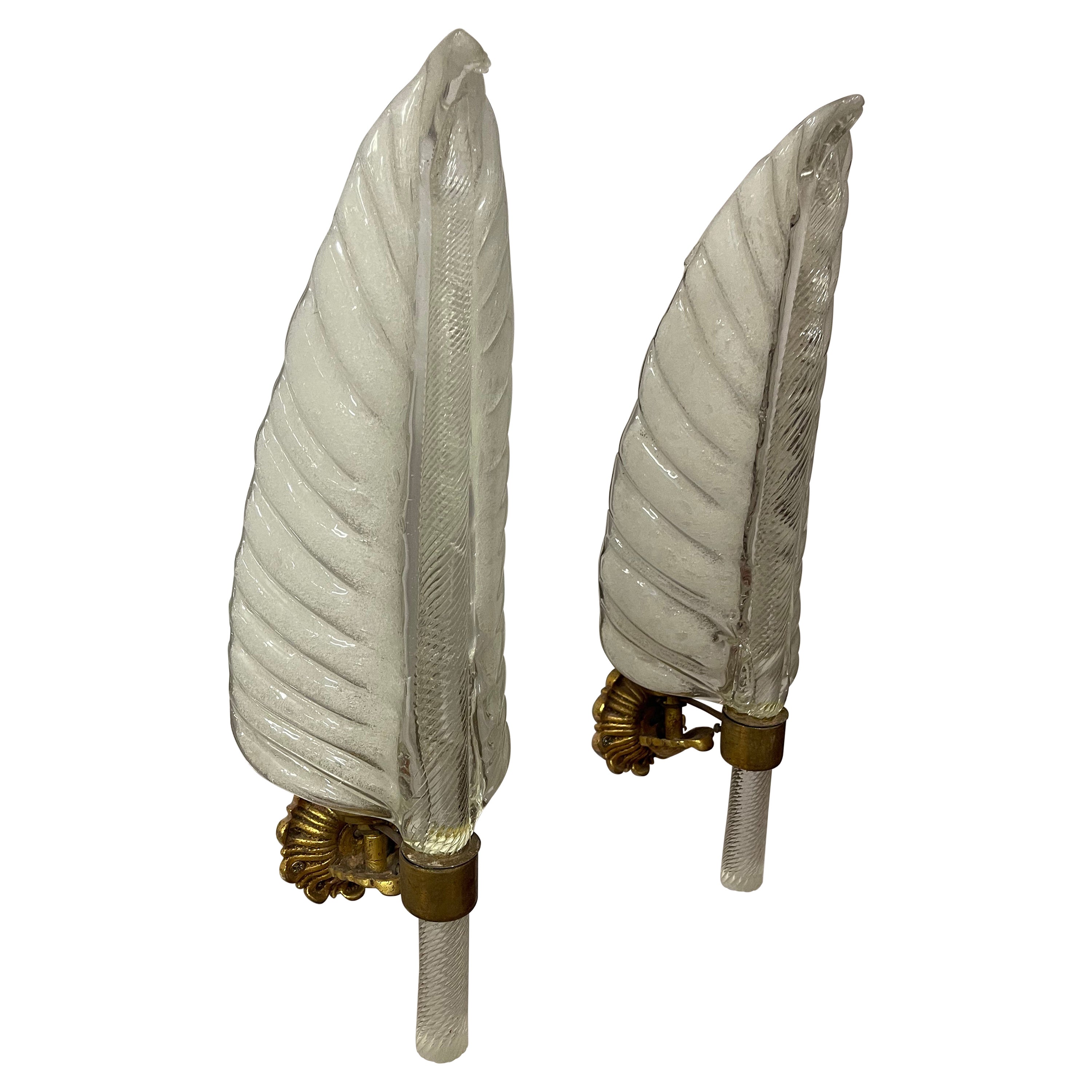 Pair of Blown Glass Leaf Wall Lamps - Seguso - Murano - 1940circa For Sale
