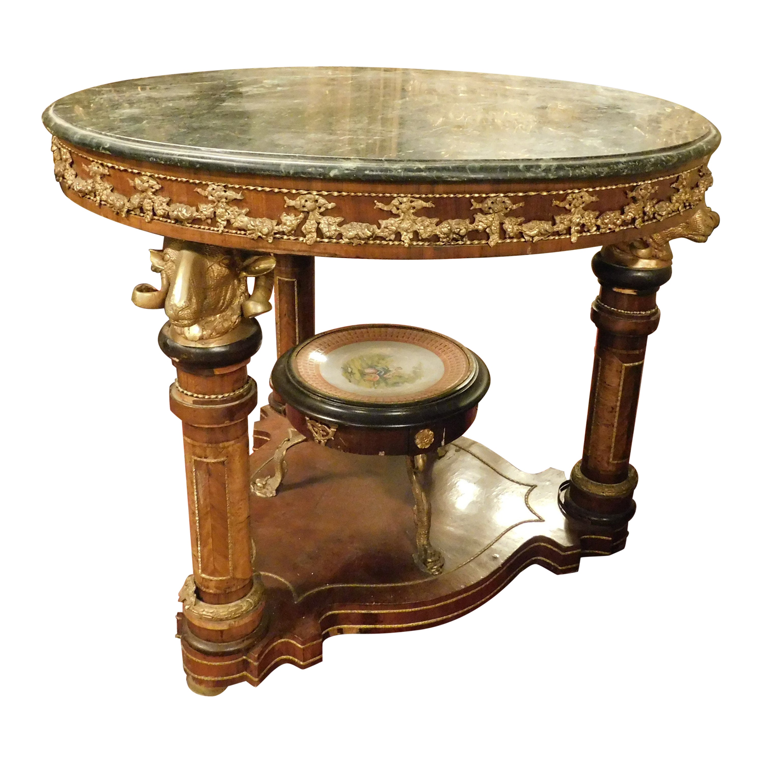 Round table with pedestal, chiseled bronzes, green marble top, 1840 Germany For Sale