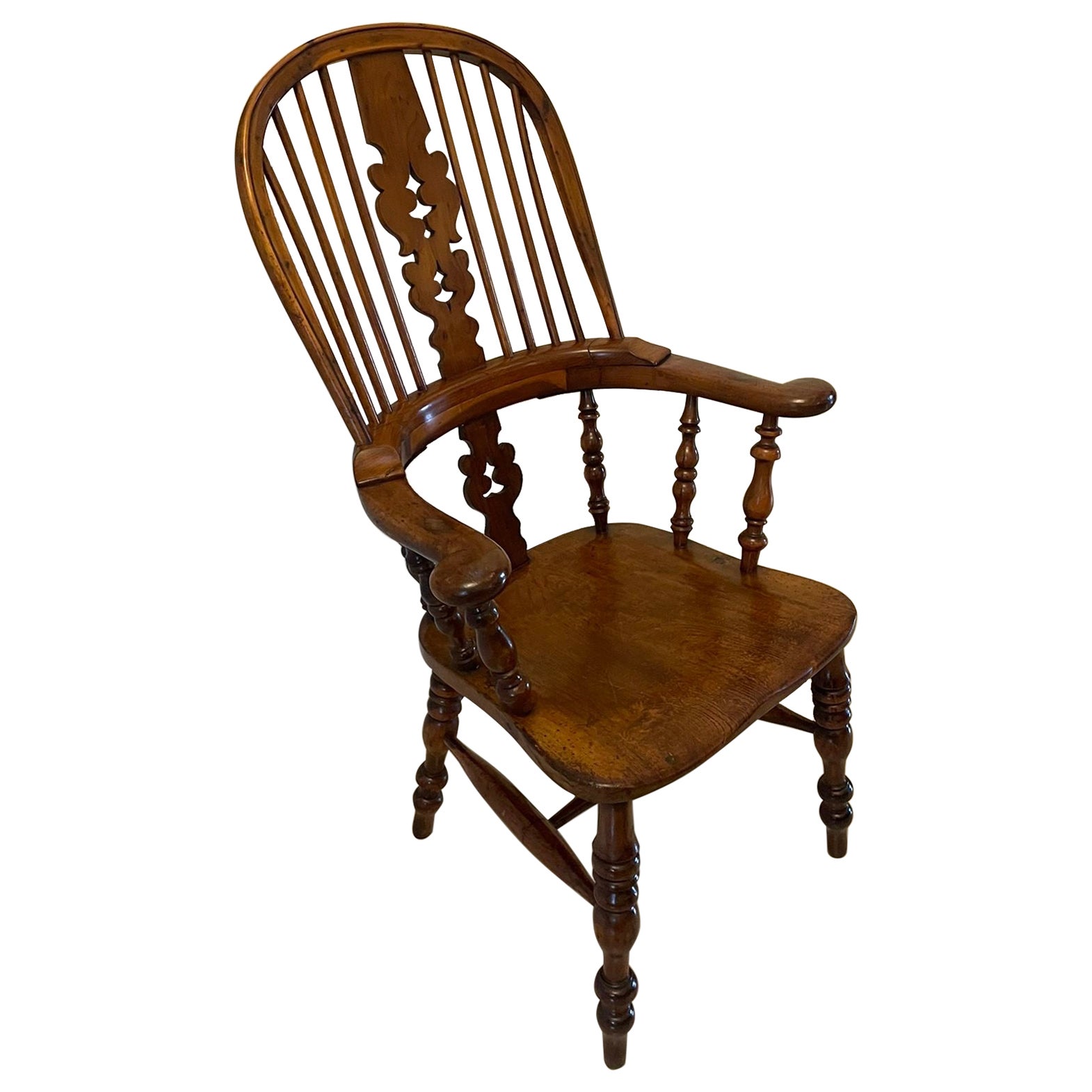 Chaise Windsor de qualité victorienne ancienne en bois d'if à bras brossé  en vente