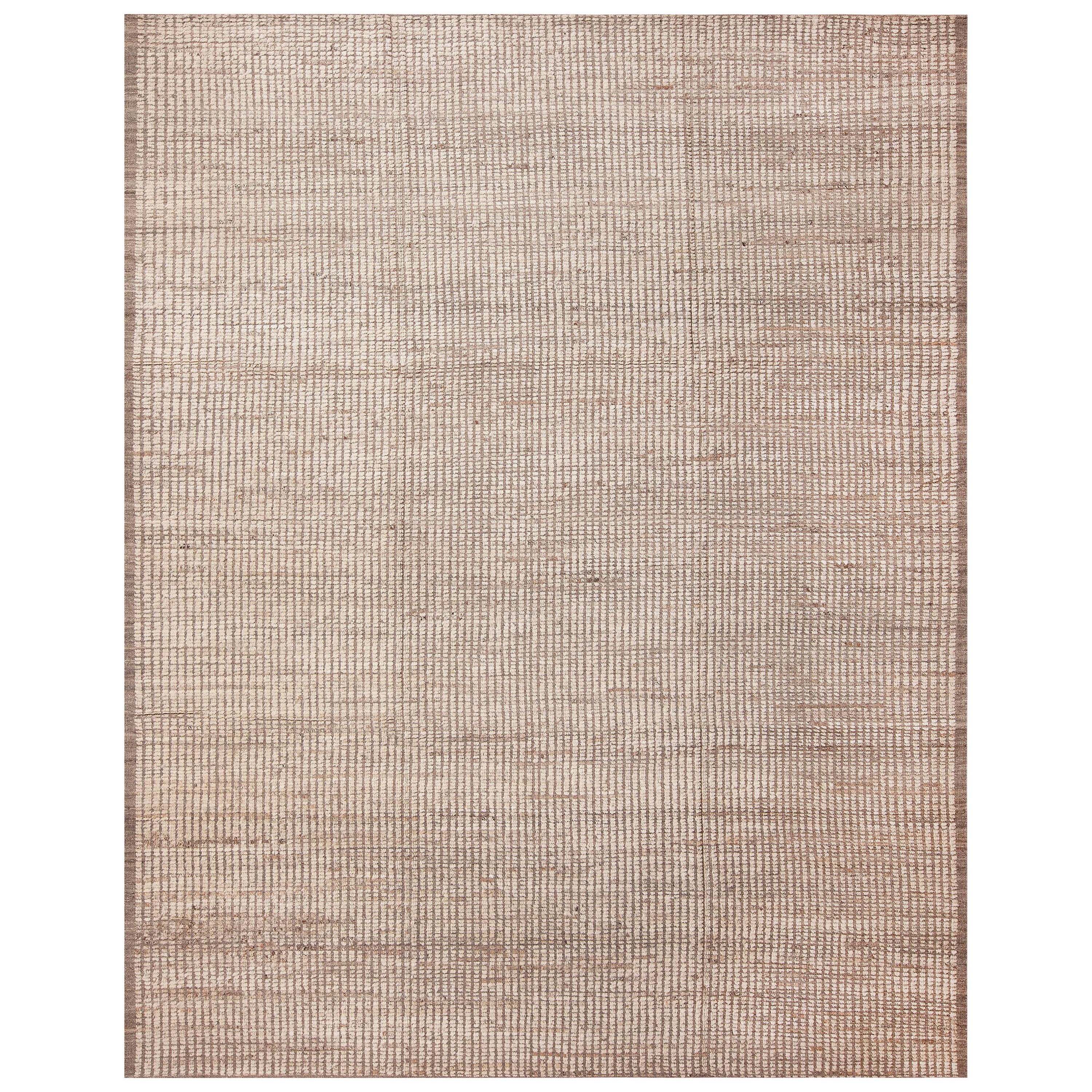 Nazmiyal Collection Handmade Wool Pile Modern Neutral Minimalist Rug 9'7" x 12' For Sale