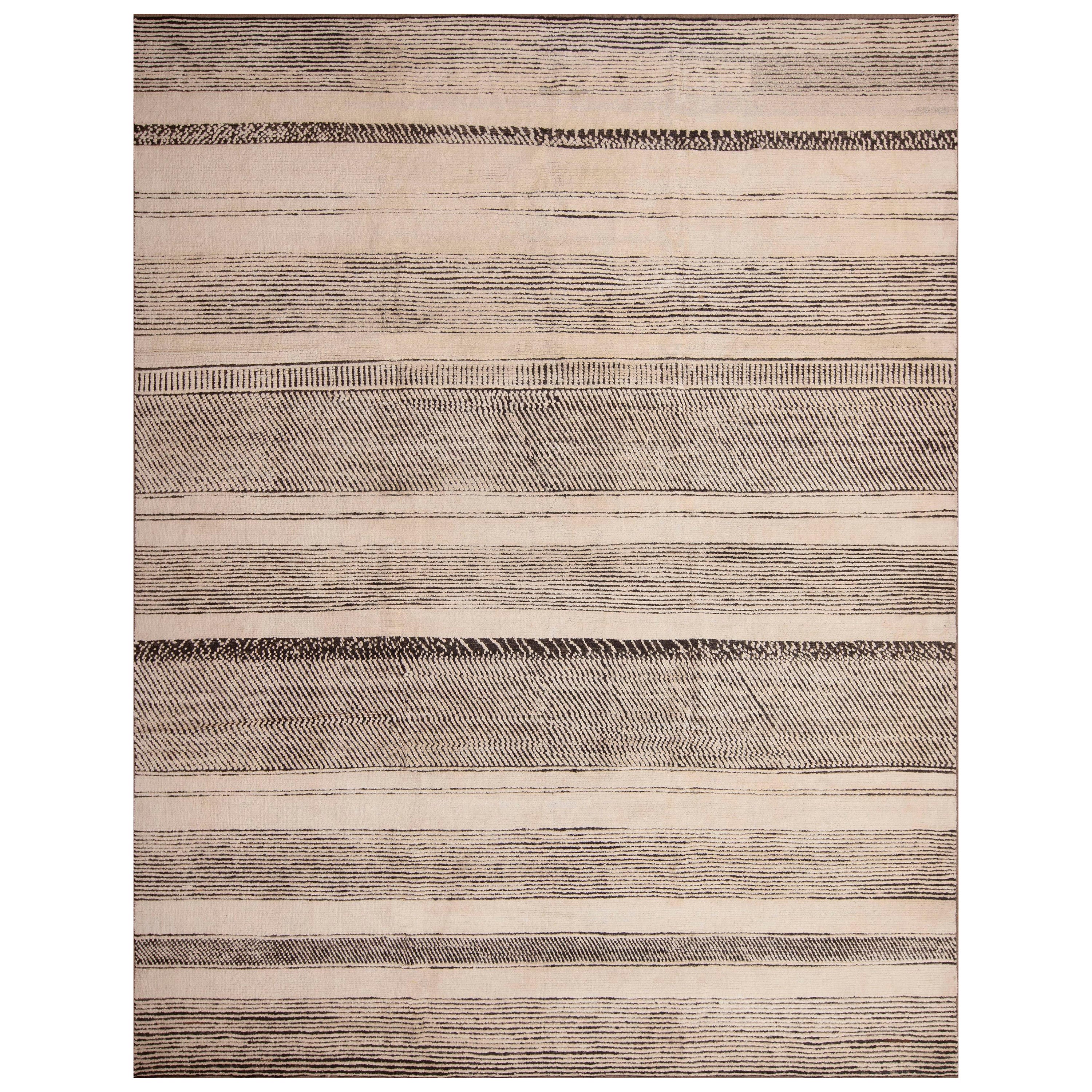 Nazmiyal Collection Handmade Wool Pile Abstract Modern Area Rug 9'4" x 11'9" For Sale