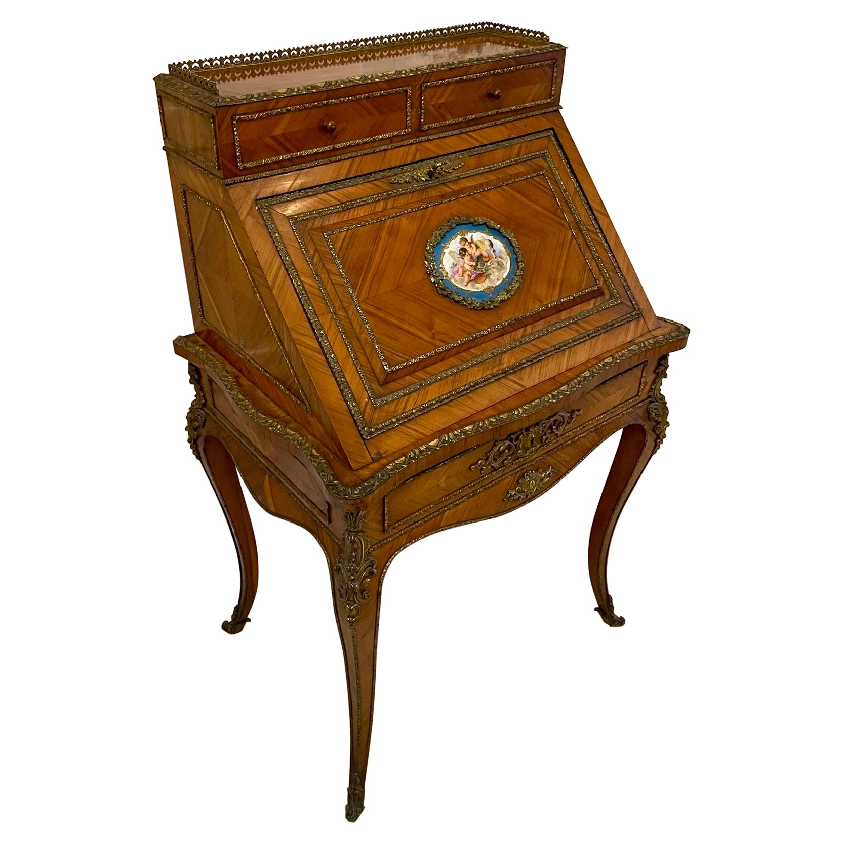 Bureau victorien ancien en bois de roi et bronze doré de belle qualité