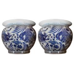 Lovely Pair of Blue and White Chinese Export Porcelain Fishbowls