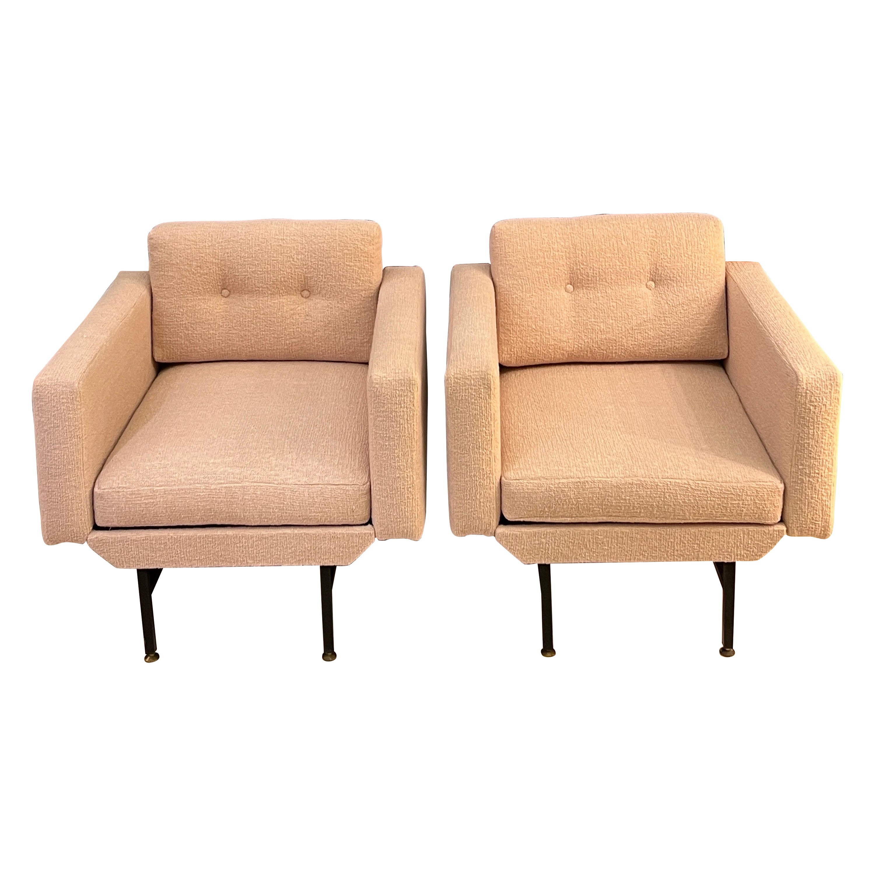 Pair of Newly Upholstered Pale Pink Bouclé Armchairs, Mid- Century era.
The structure is made of black metal and brass final.
Perfect vintage condition.