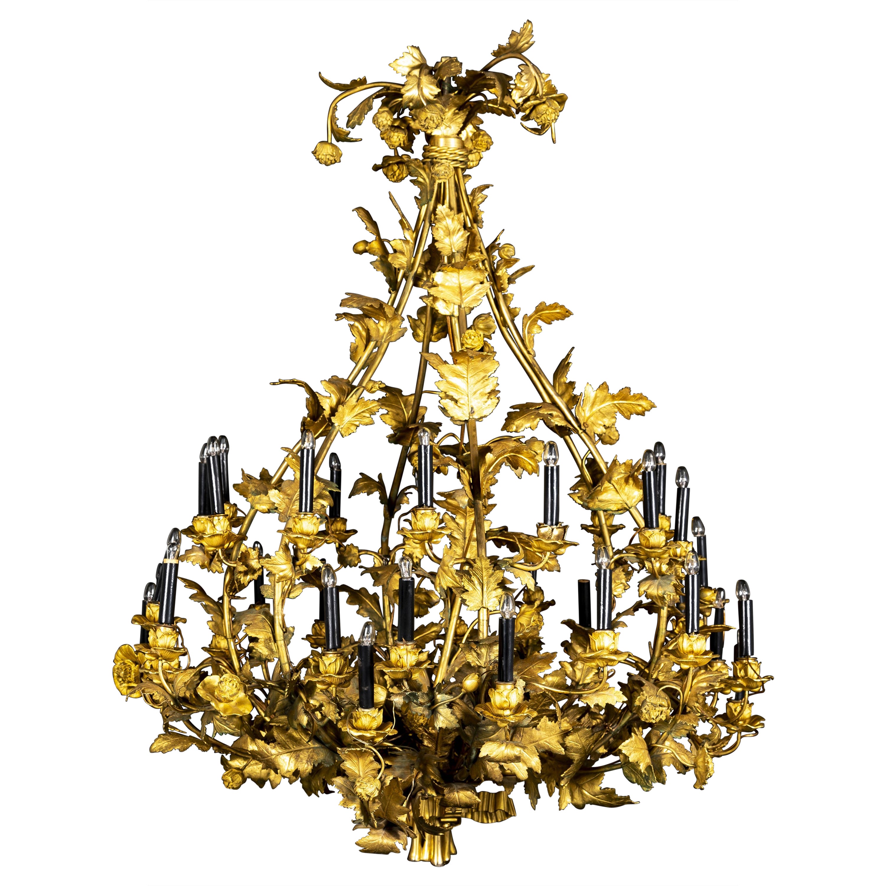 Lampadario francese a più bracci in ormolu del XIX secolo con foglie e fiori in vendita