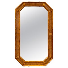 Miroir octogonal en faux bambou et rotin des années 1970 