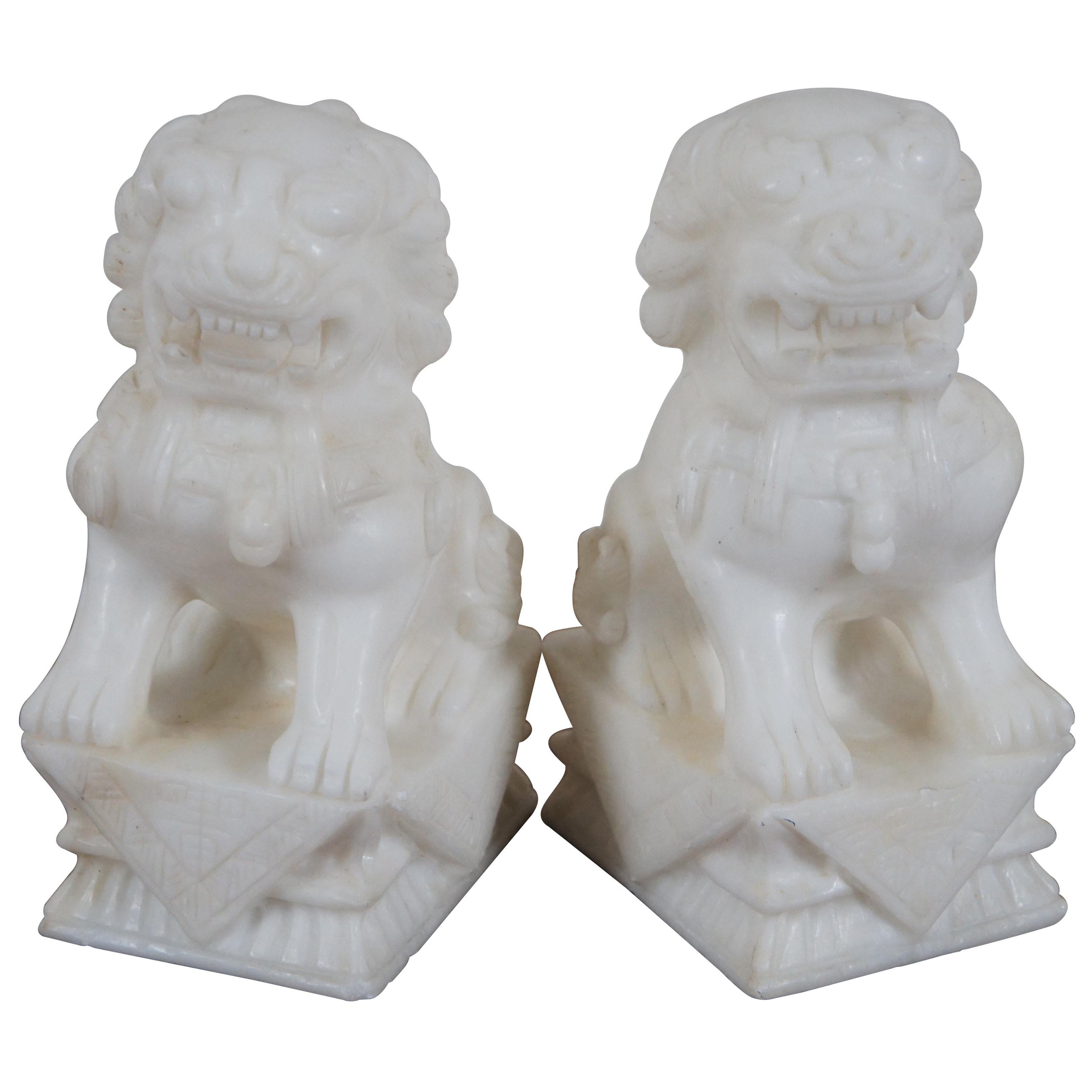 2 Carved White Marble Fu Foo Dogs Guardian Temple Lion Statue Bookends 7" For Sale