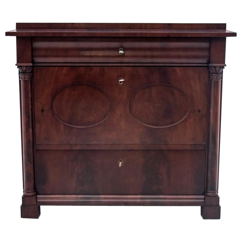 Biedermeier chest of drawers, Northern Europe, around 1860. After renovation. For Sale