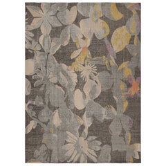 Rug & Kilim's Contemporary Teppich mit grauen, blauen und goldenen Blumenmustern