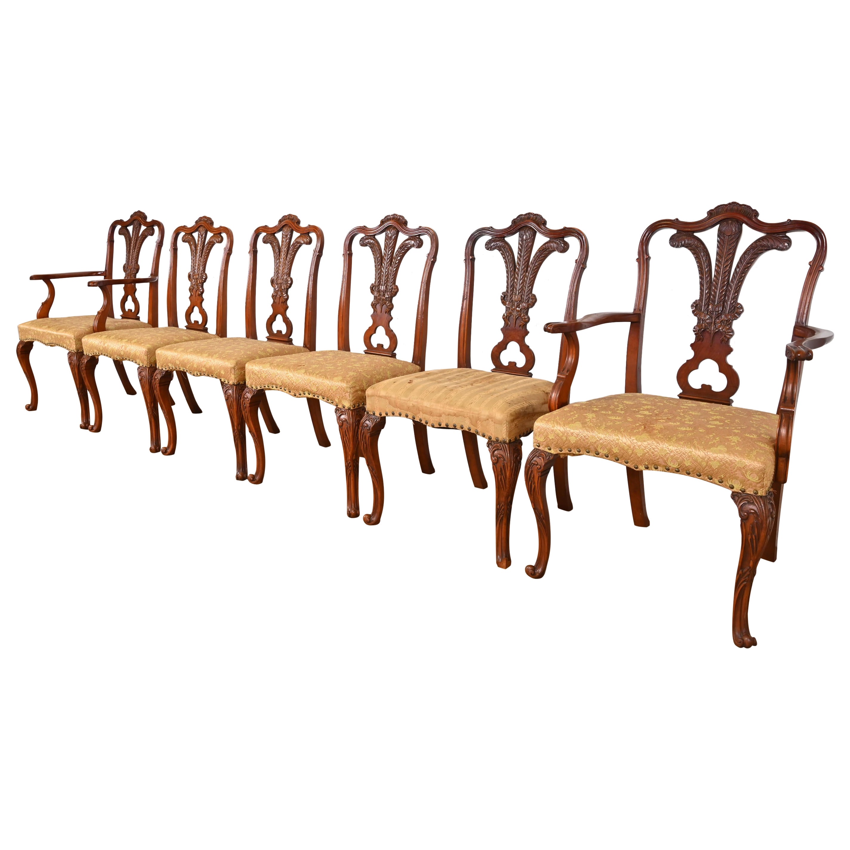 Romweber Chaises de salle à manger Louis XV en noyer sculpté, ensemble de six en vente