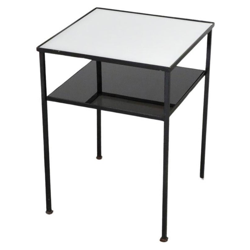 Mesa auxiliar Artimeta de dos niveles de cristal y metal en blanco y negro