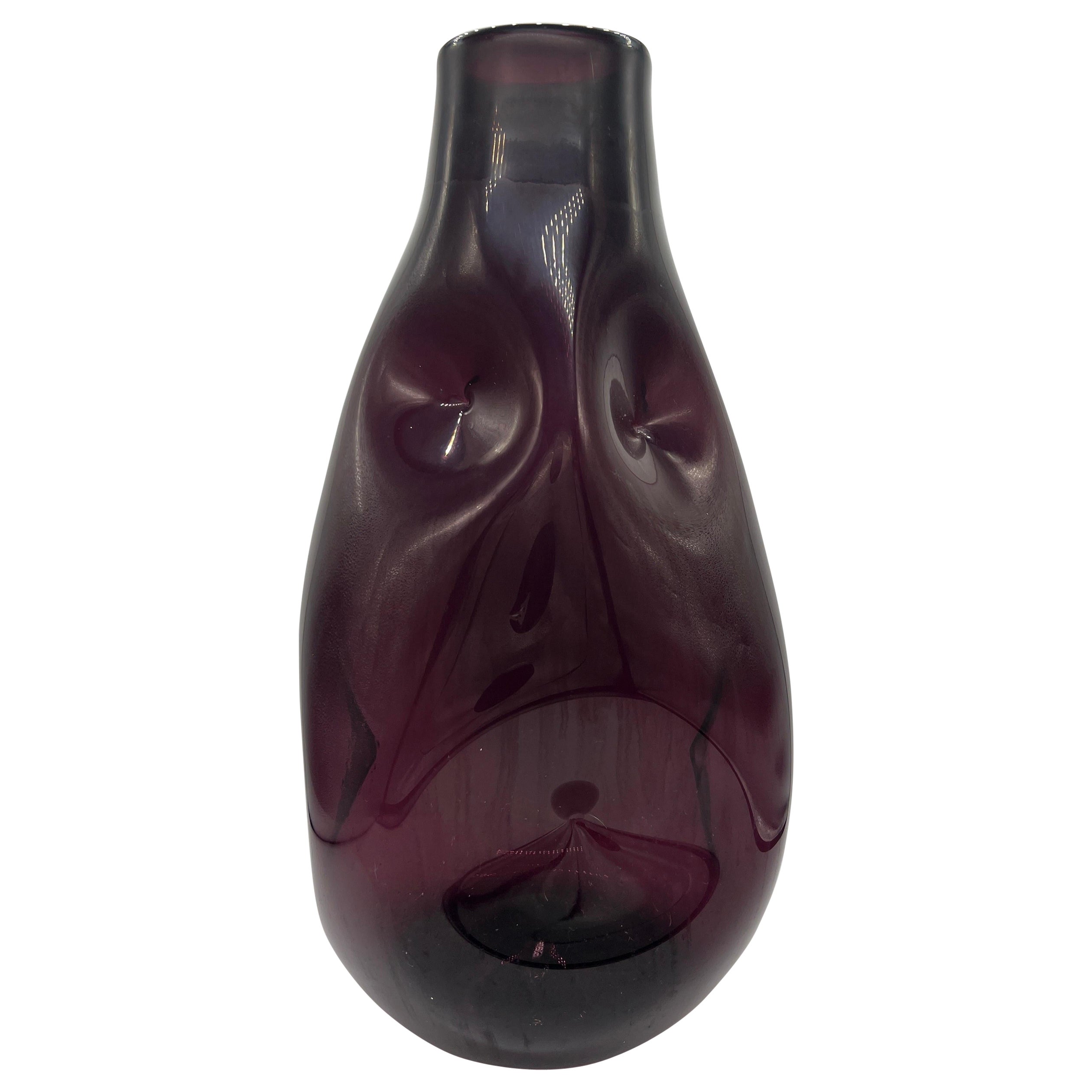 Winslow Anderson pour Blenko grand vase en verre améthyste « pincé » de 19 pouces, vers 1960