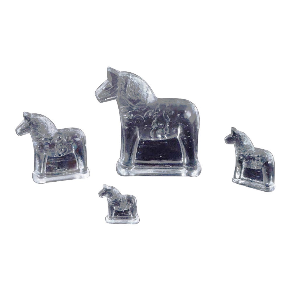 Artista sueco del vidrio. Cuatro caballos Dala en vidrio soplado transparente. en venta