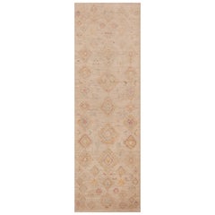 Nazmiyal Collection Ivory and Rustic Tribal Pattern Modern Runner Rug 3' x 9'9"