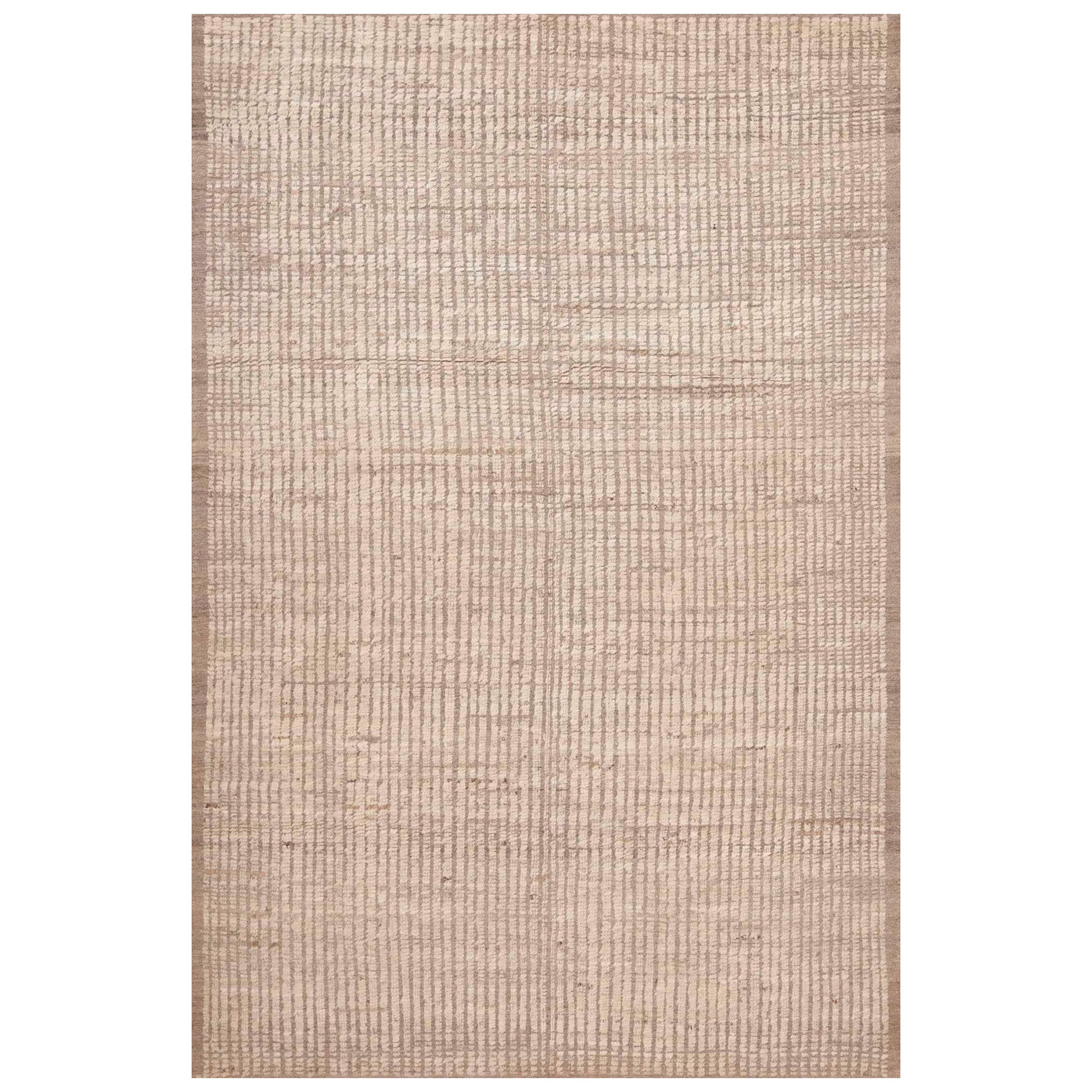 Collection Nazmiyal - Design minimaliste - Tapis moderne à poils doux en laine - 6' x 9' en vente